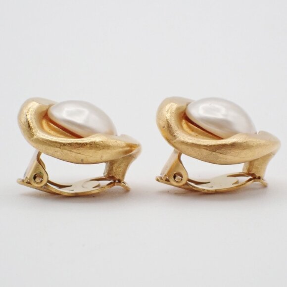 CHANEL Imitation Pearl Round Button Earrings Clip-On 93A Gold Vintage 30RF538 - Picture 3 of 9